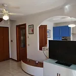Lounge Del Duca, Centralissimo Bicamere Su Due Livelli - Posto Auto A Richesta Apartamento *
