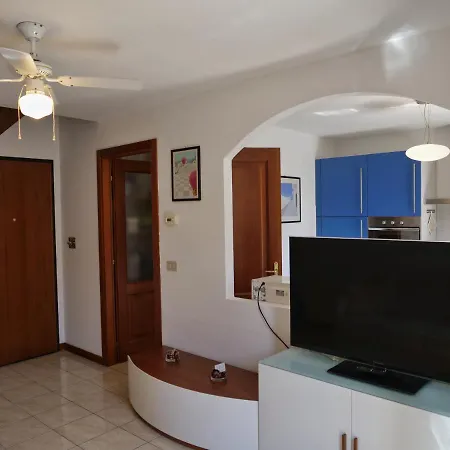 Lounge Del Duca, Centralissimo Bicamere Su Due Livelli - Posto Auto A Richesta Apartmán *