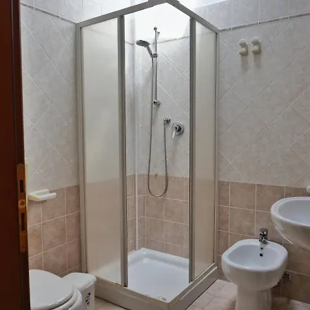 Lounge Del Duca, Centralissimo Bicamere Su Due Livelli - Posto Auto A Richesta