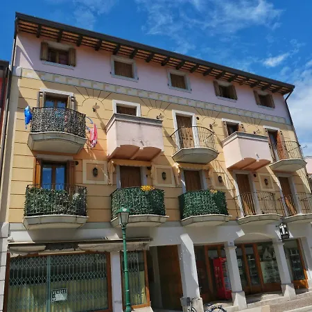 Apartment Lounge Del Duca, Centralissimo Bicamere Su Due Livelli - Posto Auto A Richesta *