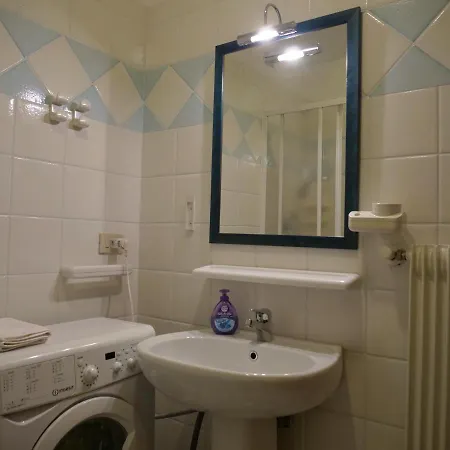 Apartment Lounge Del Duca, Centralissimo Bicamere Su Due Livelli - Posto Auto A Richesta *