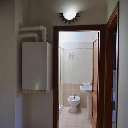 Apartment Lounge Del Duca, Centralissimo Bicamere Su Due Livelli - Posto Auto A Richesta Grado