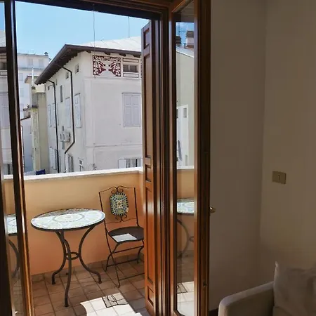 Lounge Del Duca, Centralissimo Bicamere Su Due Livelli - Posto Auto A Richesta 그라도